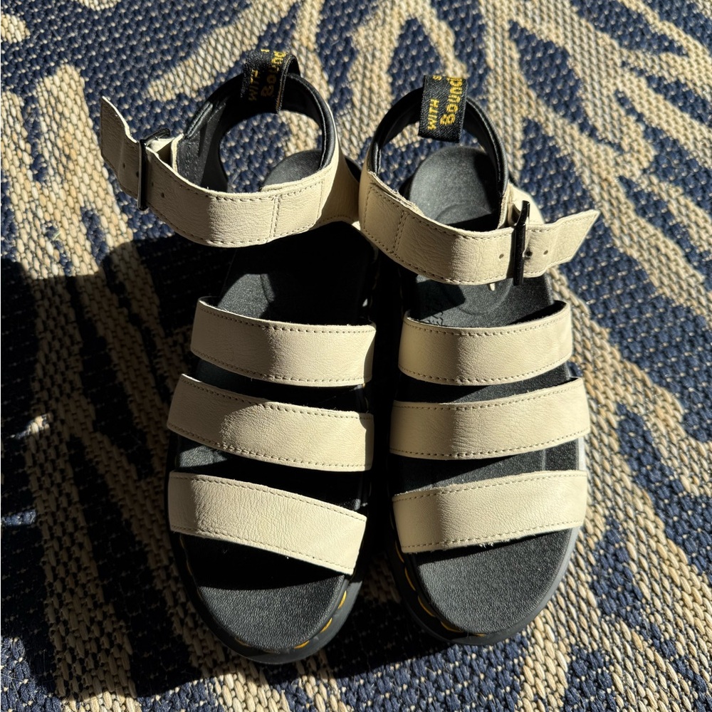 BRAND NEW Black/Beige Dr. Martens Sandals